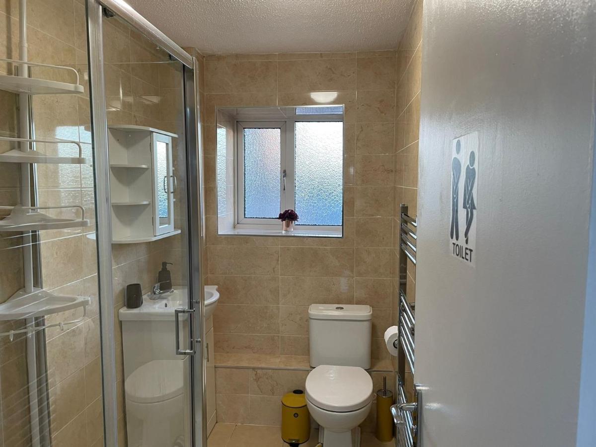 NNK Air BnB Enfield Dış mekan fotoğraf