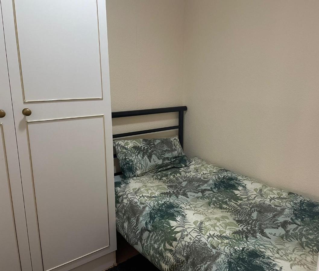 NNK Air BnB Enfield Dış mekan fotoğraf